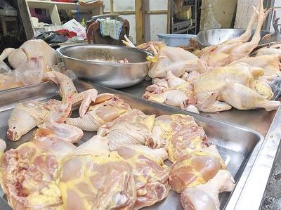 &ldquo;家禽不能现杀现卖&rdquo;引热议 曲靖市场内家禽宰杀依旧